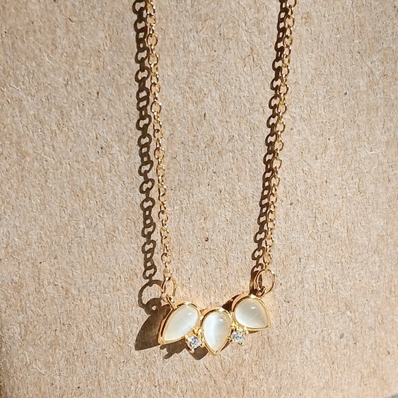 NWOT Gold Teardrop Stone Necklace - Picture 1 of 3